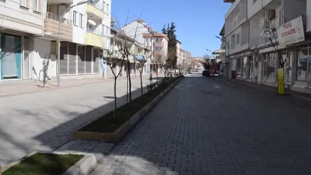 Gölbaşı'nda sokağa çıkma kısıtlamasına uyuldu Gölbaşı'nda sokağa çıkma kısıtlamasına uyuldu