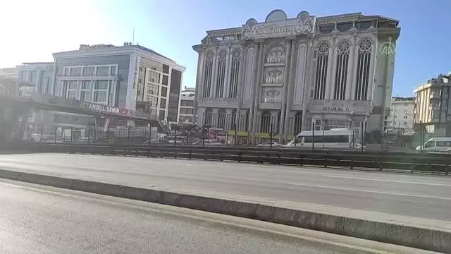 Haramidere'deki trafik kazasında 2 kişi hafif yaralandı Haramidere'deki trafik kazasında 2 kişi hafif yaralandı