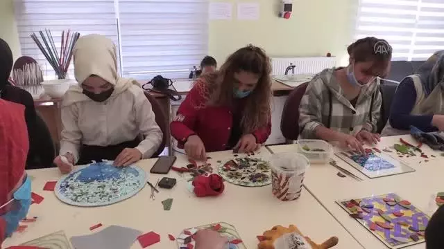 Iğdırlı kadınlar el sanatları geleneklerini geleceğe taşıyor Iğdırlı kadınlar el sanatları geleneklerini geleceğe taşıyor