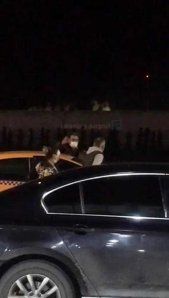 İstanbul'da taksiciye 'yolu uzattın' tokadı kamerada İstanbul'da taksiciye 'yolu uzattın' tokadı kamerada