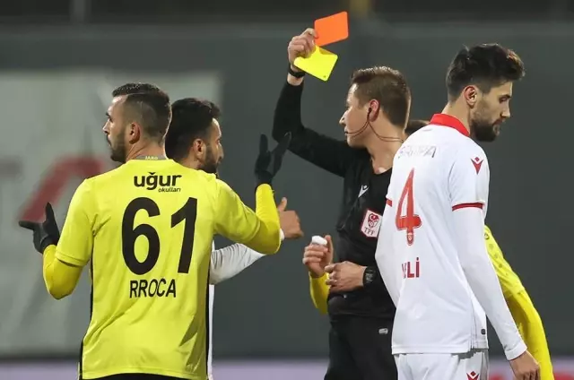 İstanbulspor, Samsunspor maçında kural hatası yapıldığını iddia etti İstanbulspor, Samsunspor maçında kural hatası yapıldığını iddia etti