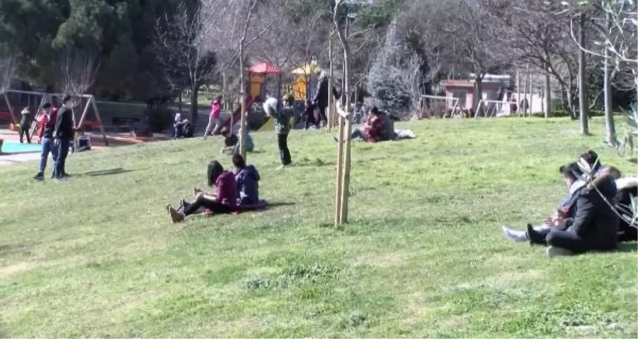 Kadıköy'de kısıtlamanın ikinci gününde yoğunluk yaşandı