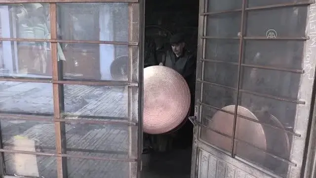 KAHRAMANMARAŞ - Geleneksel zanaatlar Tarihi Maraş Çarşısı'nda yaşatılıyor KAHRAMANMARAŞ - Geleneksel zanaatlar Tarihi Maraş Çarşısı'nda yaşatılıyor