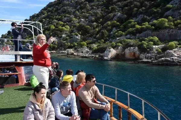Kekova'da yaz havası, Rus turistleri hayran bıraktı Kekova'da yaz havası, Rus turistleri hayran bıraktı