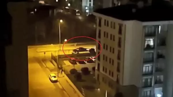 Son dakika haberi... Kısıtlamada 'dur' ihtarına uymayıp polisle çatışan şüpheli kendini vurdu; 1'i yaralı 3 kişi yakalandı Son dakika haberi... Kısıtlamada 'dur' ihtarına uymayıp polisle çatışan şüpheli kendini vurdu; 1'i yaralı 3 kişi yakalandı