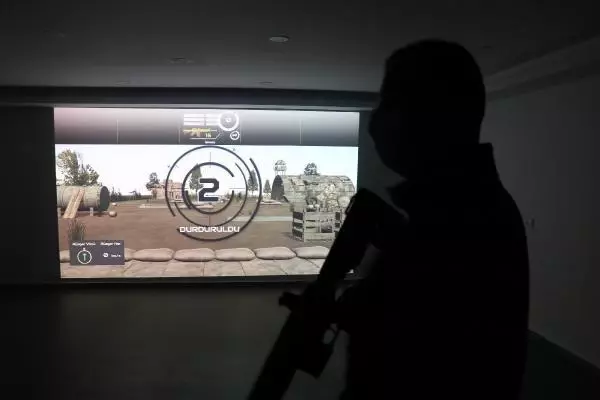 Son dakika! Korumaların film sahnelerini aratmayan zorlu eğitimi Son dakika! Korumaların film sahnelerini aratmayan zorlu eğitimi