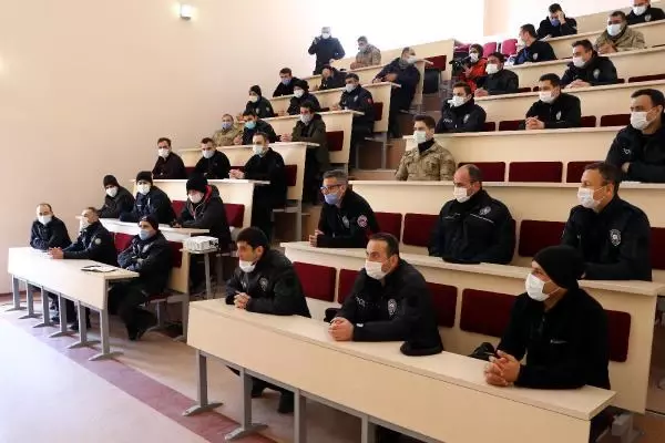 Son dakika! Korumaların film sahnelerini aratmayan zorlu eğitimi Son dakika! Korumaların film sahnelerini aratmayan zorlu eğitimi