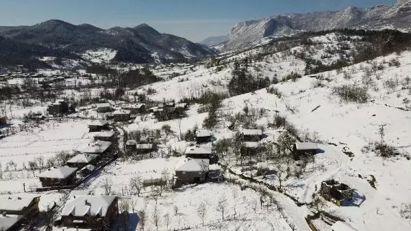 Küre Dağları Milli Parkı'nda kar güzelliği havadan görüntülendi Küre Dağları Milli Parkı'nda kar güzelliği havadan görüntülendi