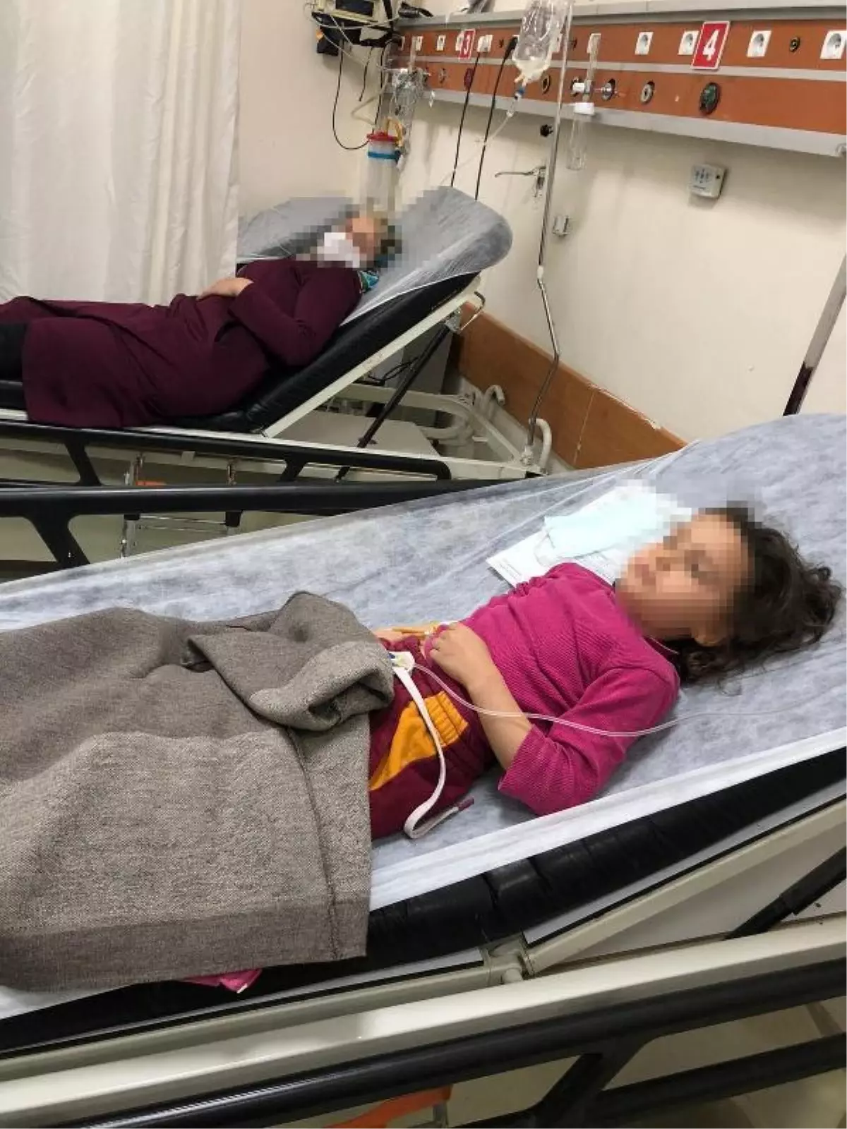 Mardin'de kahvaltıdan sonra rahatsızlanan anne ve 2 çocuğuna tedavi