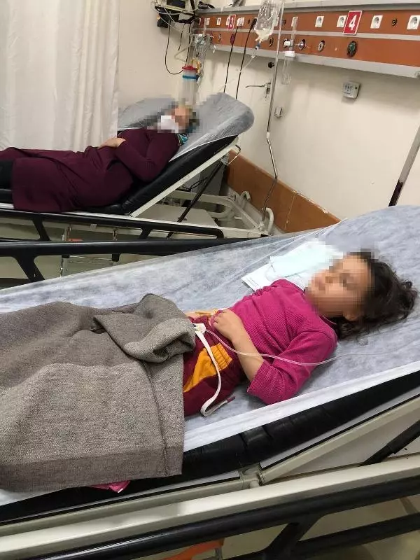 Mardin'de kahvaltıdan sonra rahatsızlanan anne ve 2 çocuğuna tedavi Mardin'de kahvaltıdan sonra rahatsızlanan anne ve 2 çocuğuna tedavi
