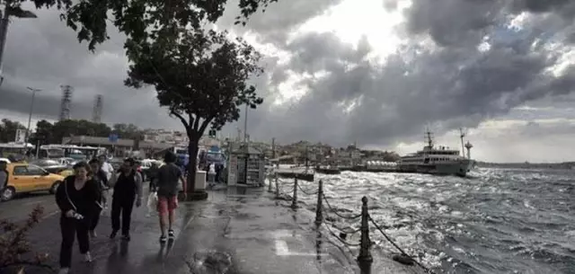 Meteoroloji'den İstanbul dahil 43 kent için sarı kodlu uyarı Meteoroloji'den İstanbul dahil 43 kent için sarı kodlu uyarı