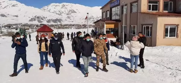 Ovacık Kayak Merkezi'nde koronavirüs denetimi Ovacık Kayak Merkezi'nde koronavirüs denetimi