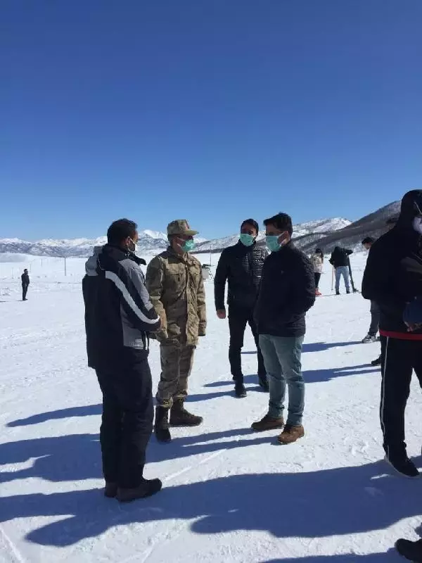 Ovacık Kayak Merkezi'nde koronavirüs denetimi Ovacık Kayak Merkezi'nde koronavirüs denetimi