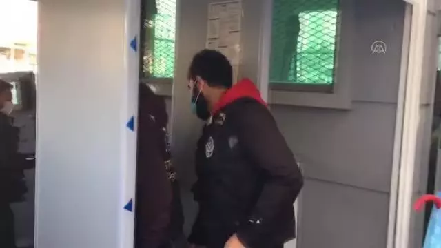 Pendik'te annesini bıçakla yaralayan zanlı tutuklandı Pendik'te annesini bıçakla yaralayan zanlı tutuklandı