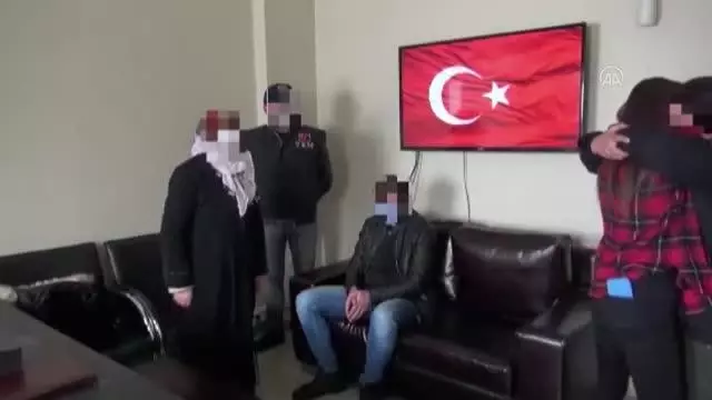 Son Dakika | Polisin ikna çalışmaları sonucu kadın terörist teslim oldu Son Dakika | Polisin ikna çalışmaları sonucu kadın terörist teslim oldu