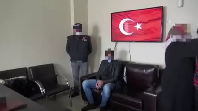 Son Dakika | Polisin ikna çalışmaları sonucu kadın terörist teslim oldu Son Dakika | Polisin ikna çalışmaları sonucu kadın terörist teslim oldu