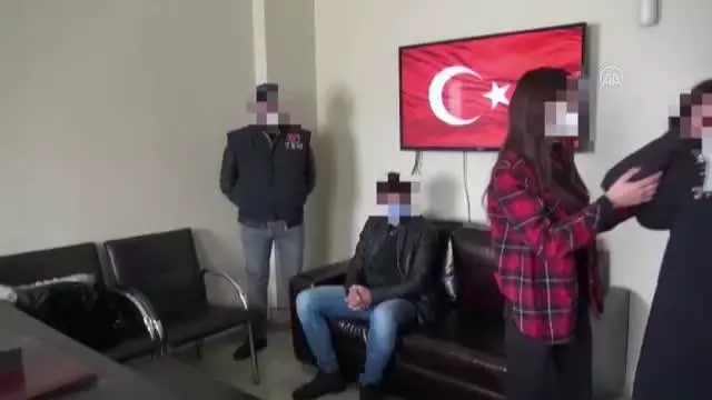 Son Dakika | Polisin ikna çalışmaları sonucu kadın terörist teslim oldu Son Dakika | Polisin ikna çalışmaları sonucu kadın terörist teslim oldu