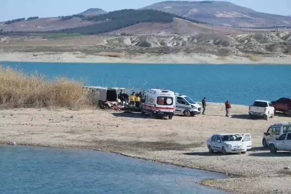 Son dakika haberleri: Şanlıurfa'da minibüste 3 ceset bulundu (2) Son dakika haberleri: Şanlıurfa'da minibüste 3 ceset bulundu (2)
