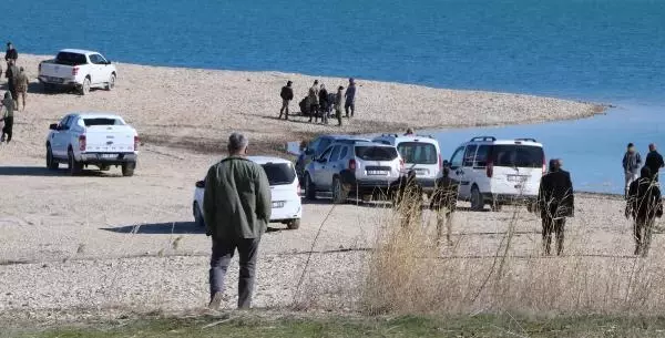 Son dakika haberleri: Şanlıurfa'da minibüste 3 ceset bulundu (2) Son dakika haberleri: Şanlıurfa'da minibüste 3 ceset bulundu (2)