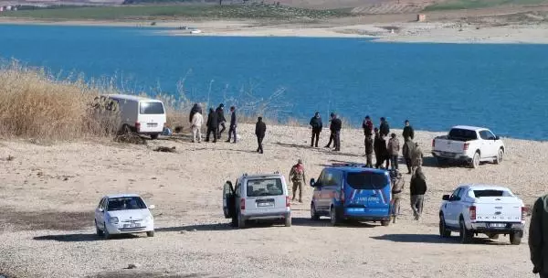 Son dakika haberleri: Şanlıurfa'da minibüste 3 ceset bulundu (2) Son dakika haberleri: Şanlıurfa'da minibüste 3 ceset bulundu (2)