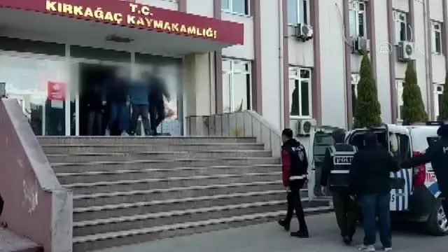 Silahlı kavgada yaralanan iki kardeşten biri hayatını kaybetti Silahlı kavgada yaralanan iki kardeşten biri hayatını kaybetti
