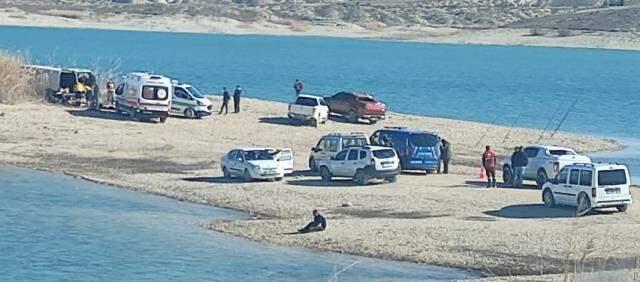 Son Dakika: Şanlıurfa'da korkunç olay! Minibüste 1'i çocuk 3 kişinin cansız bedeni bulundu Son Dakika: Şanlıurfa'da korkunç olay! Minibüste 1'i çocuk 3 kişinin cansız bedeni bulundu