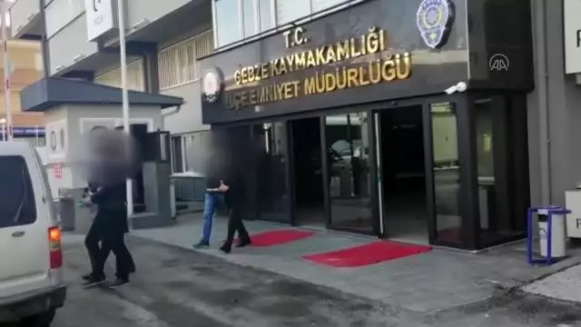 Telefon dolandırıcılığı iddiasıyla yakalanan iki zanlı tutuklandı Telefon dolandırıcılığı iddiasıyla yakalanan iki zanlı tutuklandı