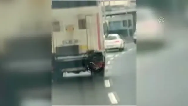 Trafikte makas atan sürücü yakalandı Trafikte makas atan sürücü yakalandı