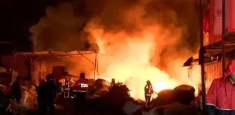 Ümraniye'de geri dönüşüm deposu alev alev yandı