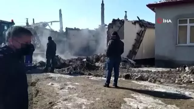Yozgat'ta çıkan yangında mutfak tüpü patladı: 2 ölü Yozgat'ta çıkan yangında mutfak tüpü patladı: 2 ölü