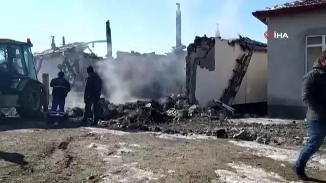Yozgat'ta çıkan yangında mutfak tüpü patladı: 2 ölü Yozgat'ta çıkan yangında mutfak tüpü patladı: 2 ölü