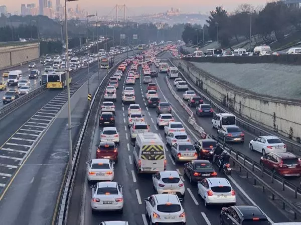 15 Temmuz Şehitler Köprüsü'nde trafik yoğunluğu 15 Temmuz Şehitler Köprüsü'nde trafik yoğunluğu