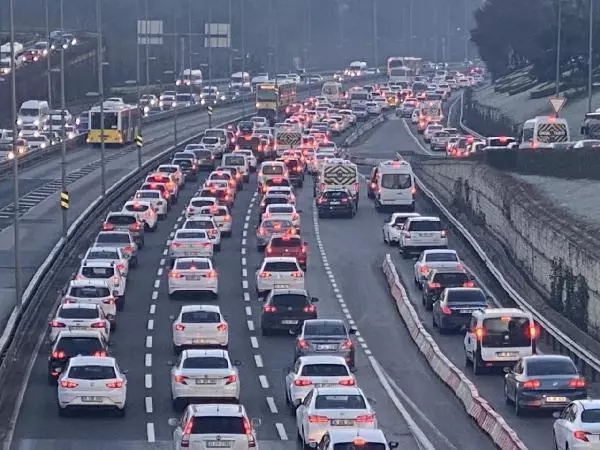 15 Temmuz Şehitler Köprüsü'nde trafik yoğunluğu 15 Temmuz Şehitler Köprüsü'nde trafik yoğunluğu