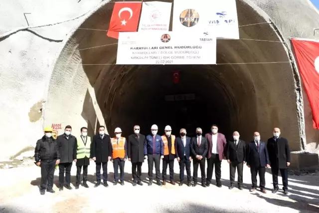 Kırkdilim Tünelleri'ndeki T2 tünelinde ışık görme töreni Kırkdilim Tünelleri'ndeki T2 tünelinde ışık görme töreni