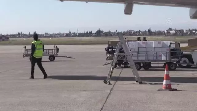 Adana Havalimanı'ndaki işletmeciler, kira bedellerindeki iptal ve indirimi sevinçle karşıladı Adana Havalimanı'ndaki işletmeciler, kira bedellerindeki iptal ve indirimi sevinçle karşıladı