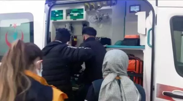 Adıyaman'da bıçaklı kavga: 1 yaralı Adıyaman'da bıçaklı kavga: 1 yaralı