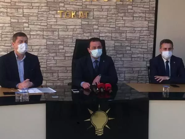 AK Parti Tokat teşkilatından Grup Başkanvekili Özlem Zengin hakkındaki paylaşıma tepki AK Parti Tokat teşkilatından Grup Başkanvekili Özlem Zengin hakkındaki paylaşıma tepki