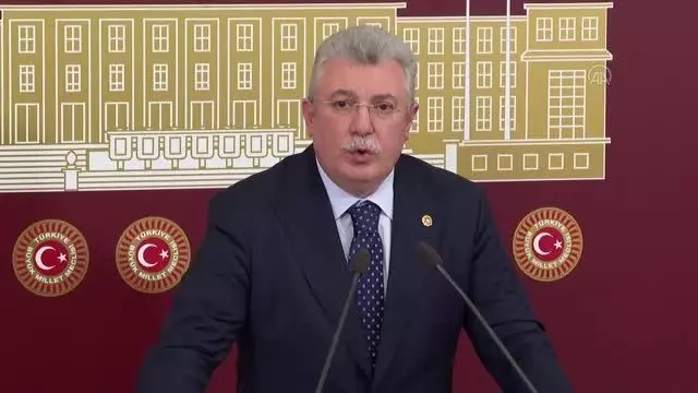 Akbaşoğlu: 'Çamur at, hiç olmazsa izi kalır' Akbaşoğlu: 'Çamur at, hiç olmazsa izi kalır'