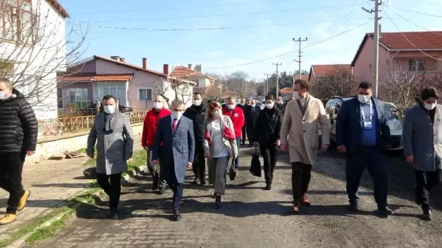 KIRKLARELİ - Taşkından etkilenen 239 aileye nakdi yardım yapıldı KIRKLARELİ - Taşkından etkilenen 239 aileye nakdi yardım yapıldı