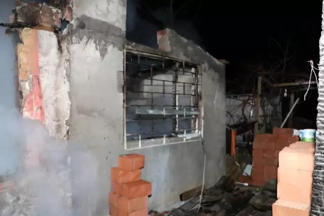 Bağ evi küle döndü, Türk bayrağı zarar görmedi Bağ evi küle döndü, Türk bayrağı zarar görmedi