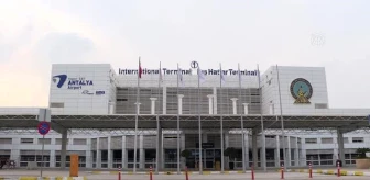 Antalya: Antalya Havalimanı'nda Kovid-19 tedbirleriyle 'güvenli seyahat' imkanı sunuluyor