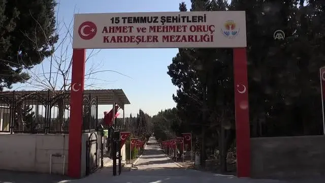 Aralarında şehit kabirlerinin bulunduğu tahrip edilen 79 mezar onarılıyor Aralarında şehit kabirlerinin bulunduğu tahrip edilen 79 mezar onarılıyor