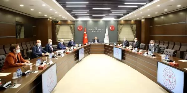 Bakan Elvan: Esnafımızı yalnız bırakmayacağız Bakan Elvan: Esnafımızı yalnız bırakmayacağız
