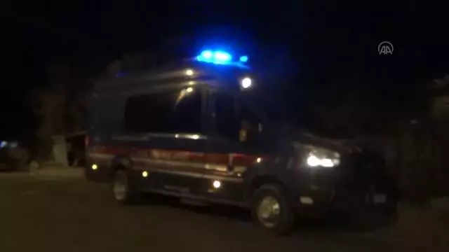 BALIKESİR - Ayvalık'ta iki mahalle karantinaya alındı BALIKESİR - Ayvalık'ta iki mahalle karantinaya alındı