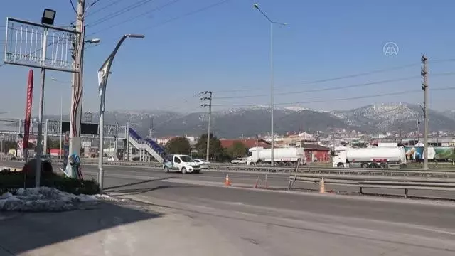 Son dakika haber... Bariyerlere çarpan otomobilin sürücüsünün yaşamını yitirdiği kaza güvenlik kamerasında Son dakika haber... Bariyerlere çarpan otomobilin sürücüsünün yaşamını yitirdiği kaza güvenlik kamerasında