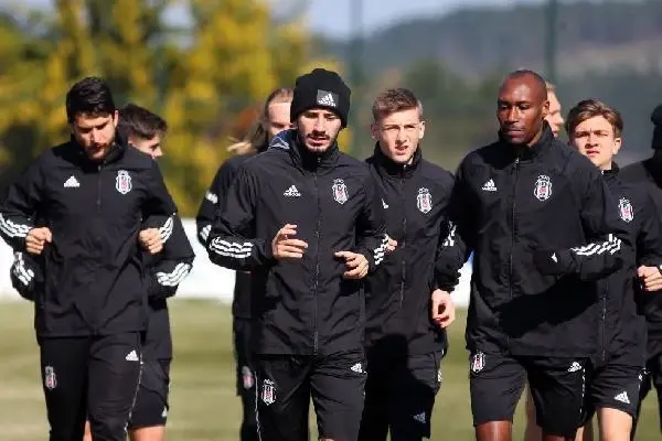 Beşiktaş'ta Oğuzhan ve Rıdvan takımla birlikte çalıştı Beşiktaş'ta Oğuzhan ve Rıdvan takımla birlikte çalıştı
