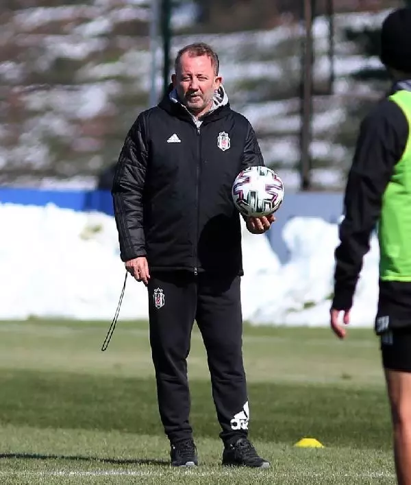 Beşiktaş'ta Oğuzhan ve Rıdvan takımla birlikte çalıştı Beşiktaş'ta Oğuzhan ve Rıdvan takımla birlikte çalıştı