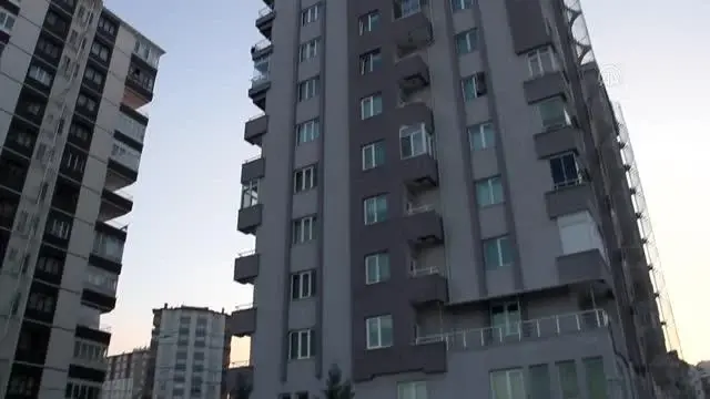 Bir kadın evinde ölü bulundu Bir kadın evinde ölü bulundu