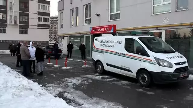 Bir kadın evinde ölü bulundu Bir kadın evinde ölü bulundu