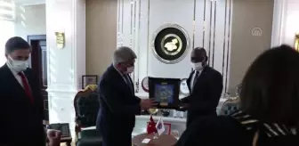 Burkina Faso: Burkina Faso'nun Ankara Büyükelçisi Brahima Sere, Vali Gürel'i ziyaret etti Burkina Faso: Burkina Faso'nun Ankara Büyükelçisi Brahima Sere, Vali Gürel'i ziyaret etti